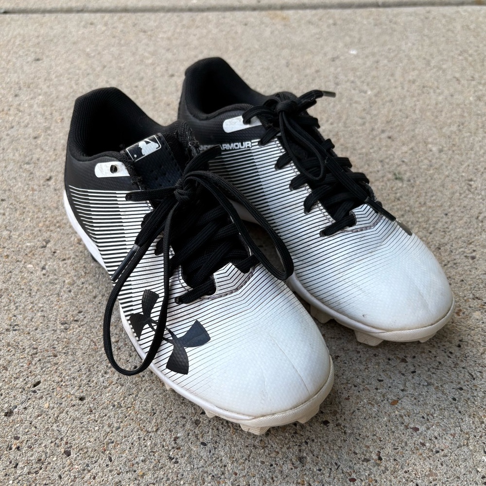 Under Armour Black and White Kids Baseball Cleats